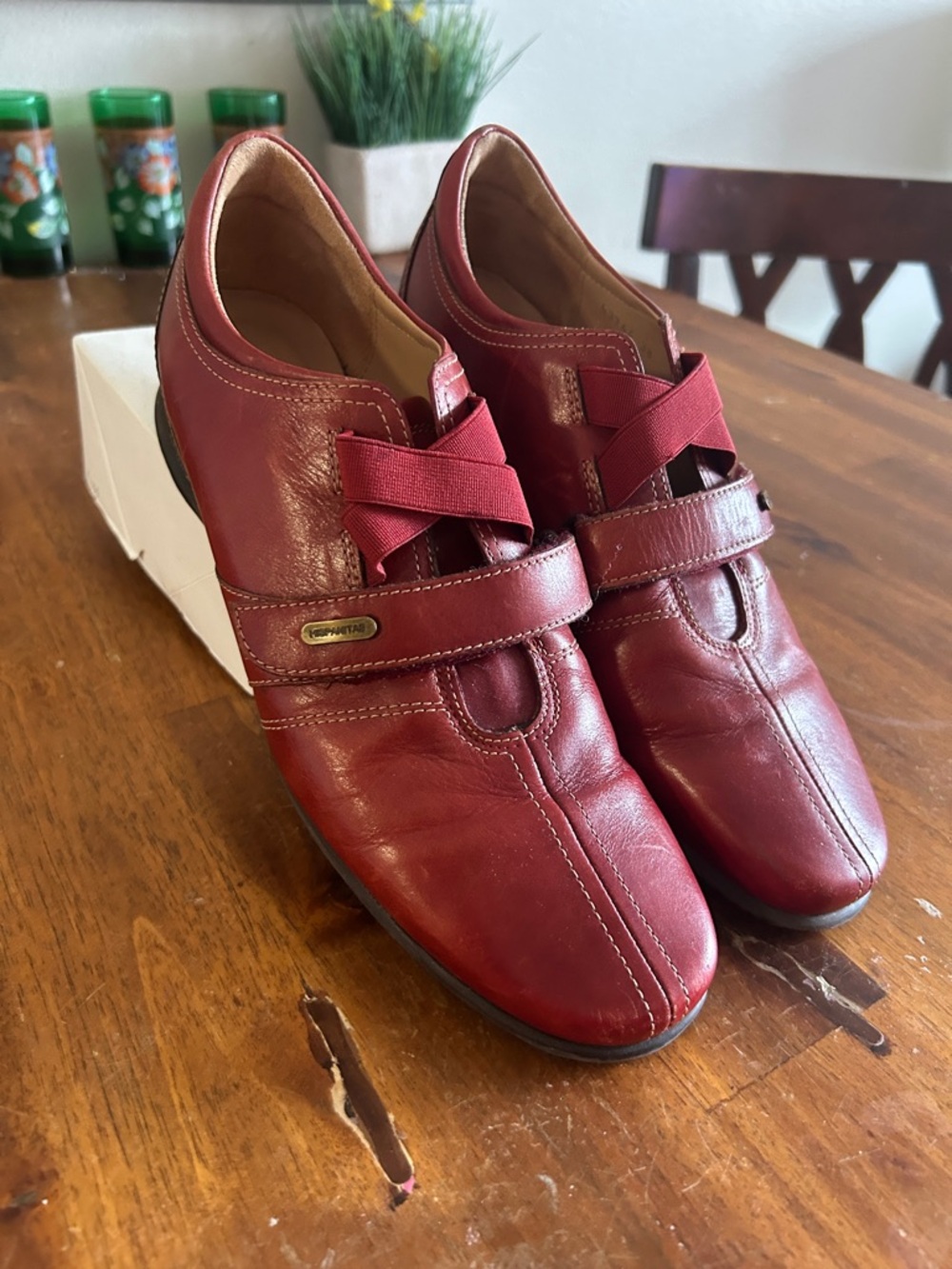 Hispanitas Women’s Red Leather Slip-On Loafers with Elastic Cross Strap: 38